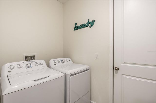 31724 BROADWATER AVENUE, Leesburg, FL 34748