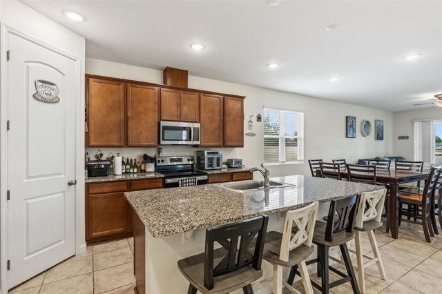 31724 BROADWATER AVENUE, Leesburg, FL 34748