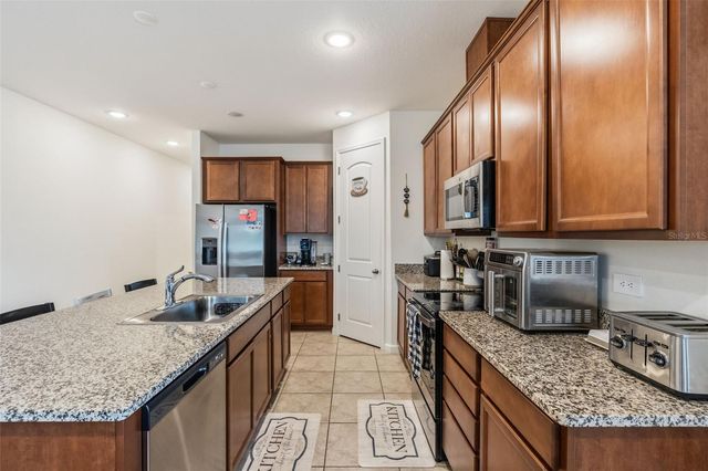31724 BROADWATER AVENUE, Leesburg, FL 34748