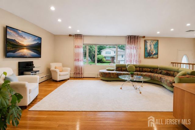 35 Shelley Road, Springfield, NJ 07081
