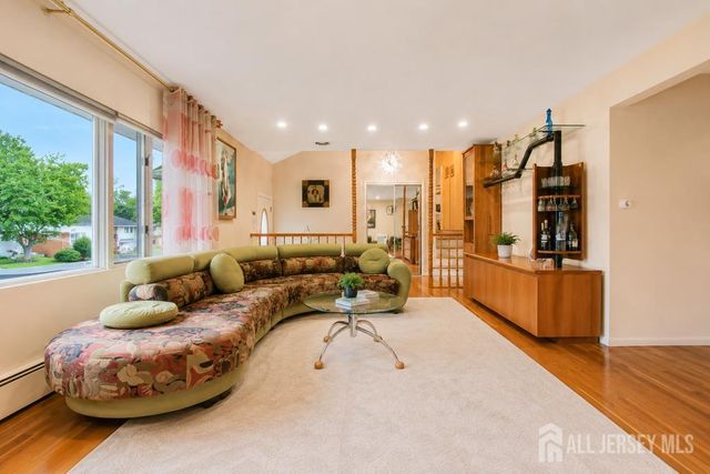 35 Shelley Road, Springfield, NJ 07081