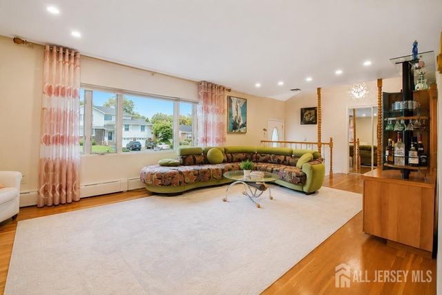 35 Shelley Road, Springfield, NJ 07081