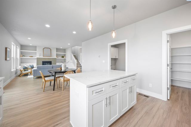 3850 Orchard Street, West Richland, WA 99353