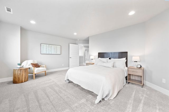 3850 Orchard Street, West Richland, WA 99353