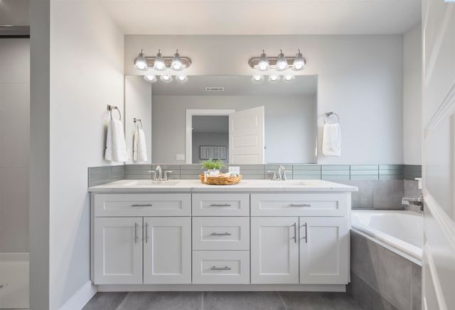 3850 Orchard Street, West Richland, WA 99353