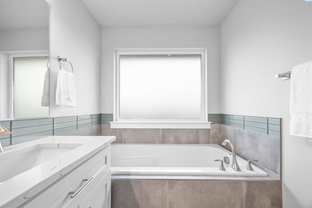 3850 Orchard Street, West Richland, WA 99353