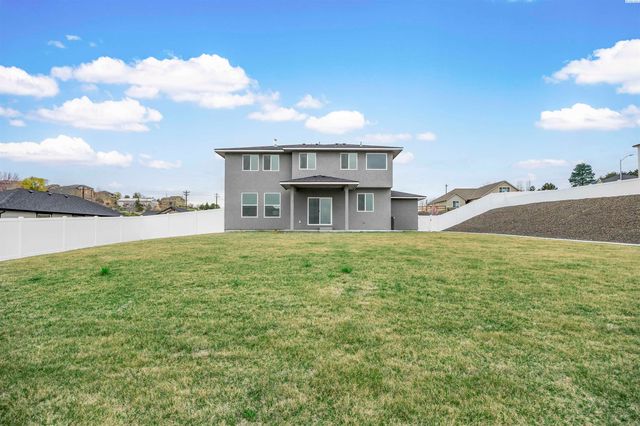 3850 Orchard Street, West Richland, WA 99353