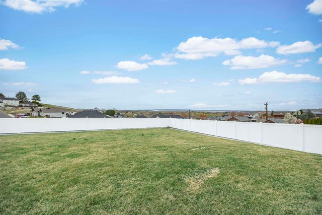 3850 Orchard Street, West Richland, WA 99353