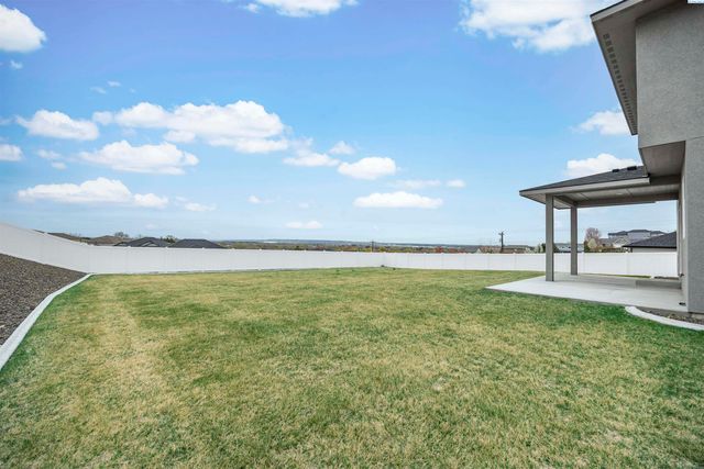 3850 Orchard Street, West Richland, WA 99353