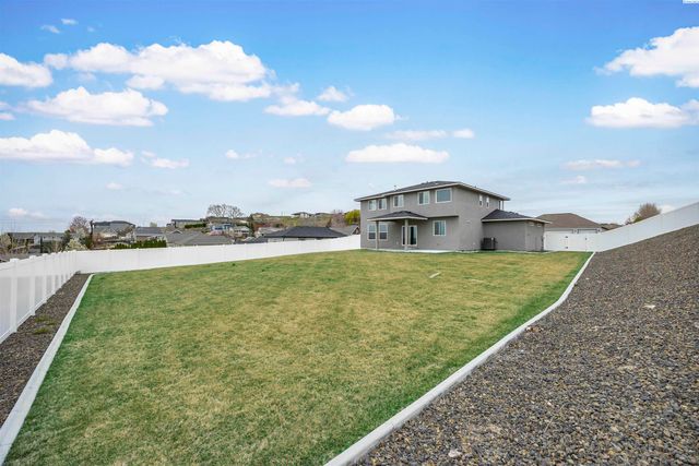 3850 Orchard Street, West Richland, WA 99353