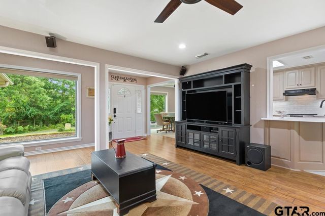 15988 Rocky Ridge Rd, Bullard, TX 75757