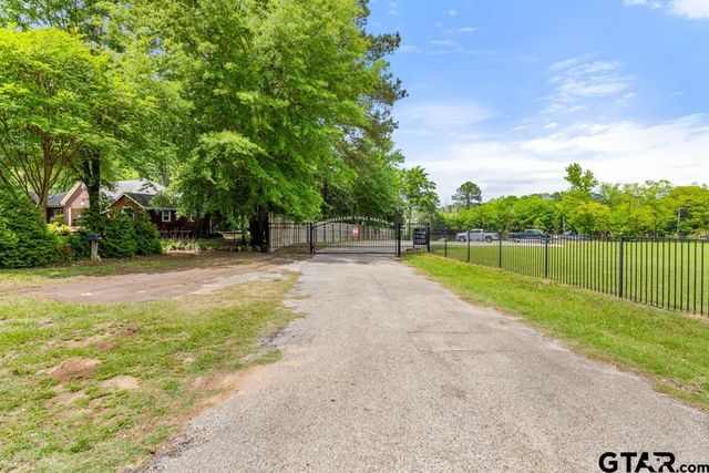 15988 Rocky Ridge Rd, Bullard, TX 75757