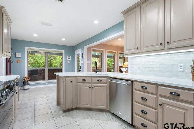 15988 Rocky Ridge Rd, Bullard, TX 75757