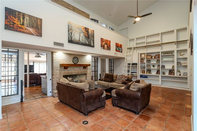 3201 Traylor Blvd, Rockport, TX 78382