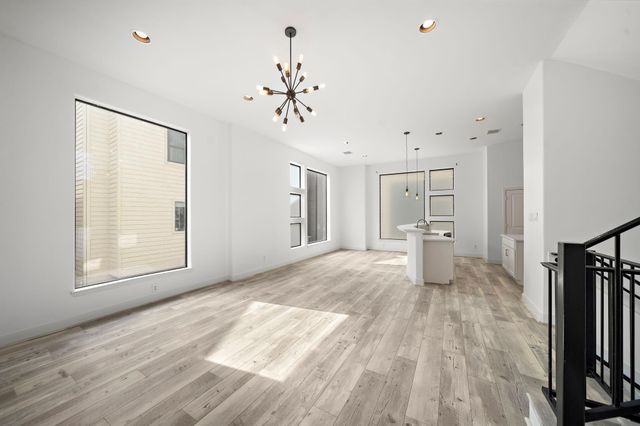 906 Reinerman Street, Houston, TX 77007