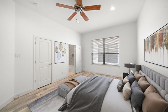 906 Reinerman Street, Houston, TX 77007