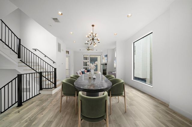 906 Reinerman Street, Houston, TX 77007