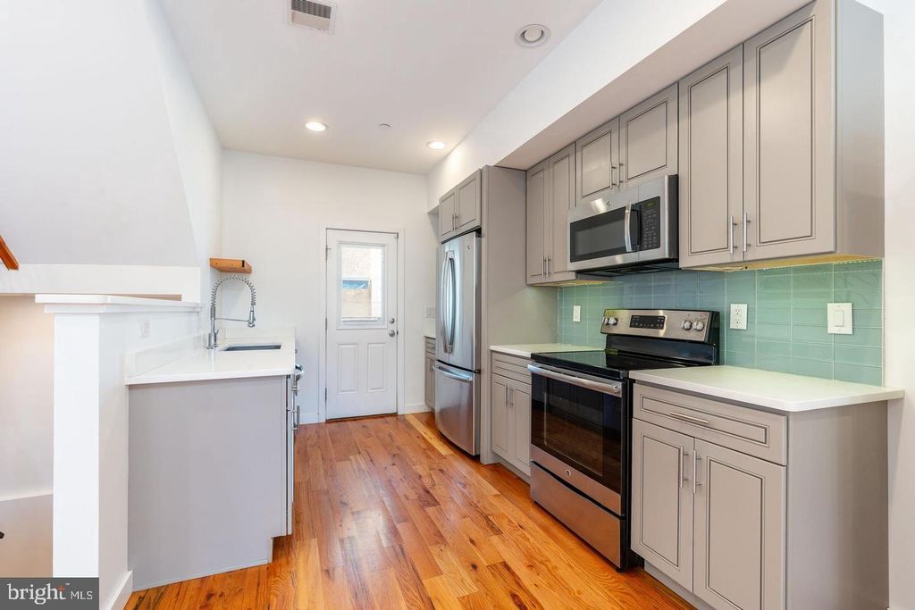 1719 ERDMAN ST, PHILADELPHIA, PA 19130 — photo 3