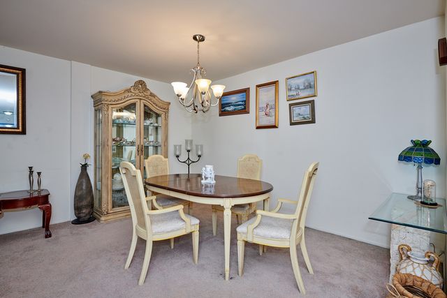 502 W HUNTINGTON COMMONS Road 238, Mount Prospect, IL 60056