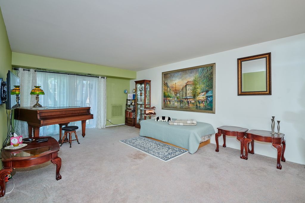 502 W HUNTINGTON COMMONS Road 238, Mount Prospect, IL 60056 — photo 2