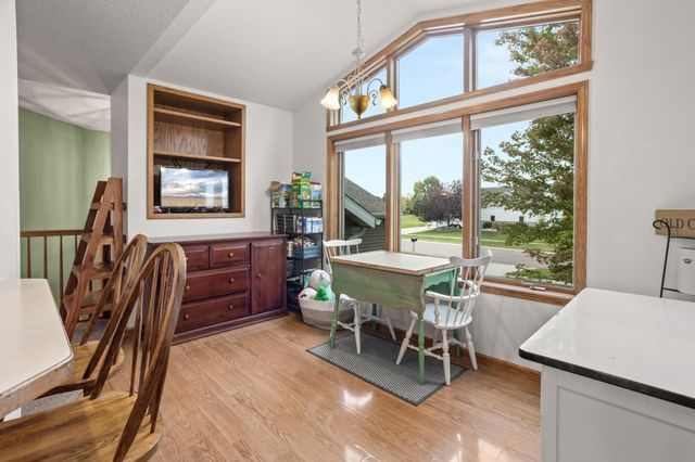 2707 Parkview Drive S, Fargo, ND 58103