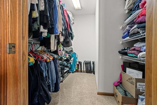 2707 Parkview Drive S, Fargo, ND 58103