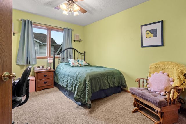 2707 Parkview Drive S, Fargo, ND 58103