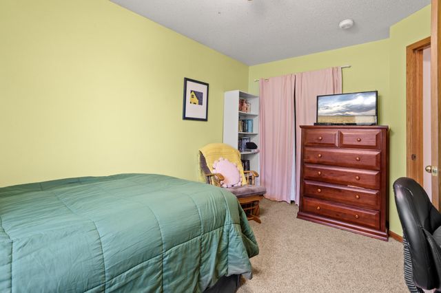 2707 Parkview Drive S, Fargo, ND 58103