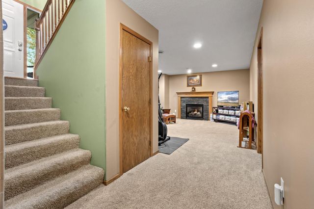 2707 Parkview Drive S, Fargo, ND 58103