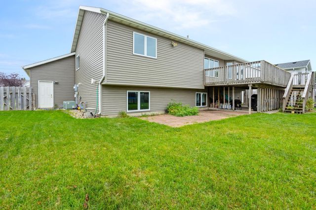 2707 Parkview Drive S, Fargo, ND 58103