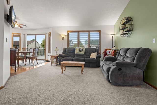 2707 Parkview Drive S, Fargo, ND 58103