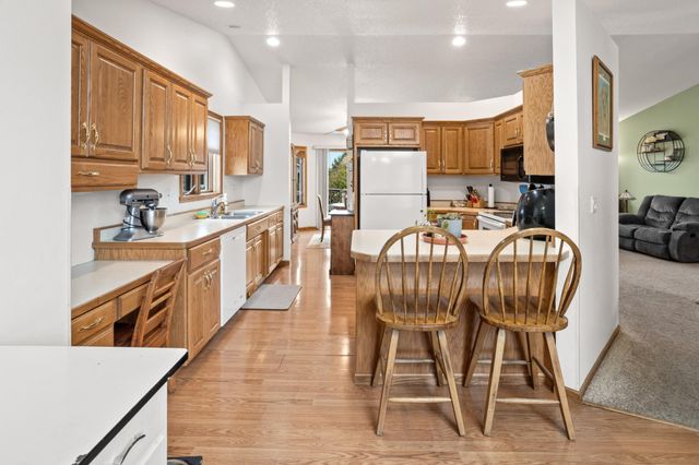 2707 Parkview Drive S, Fargo, ND 58103