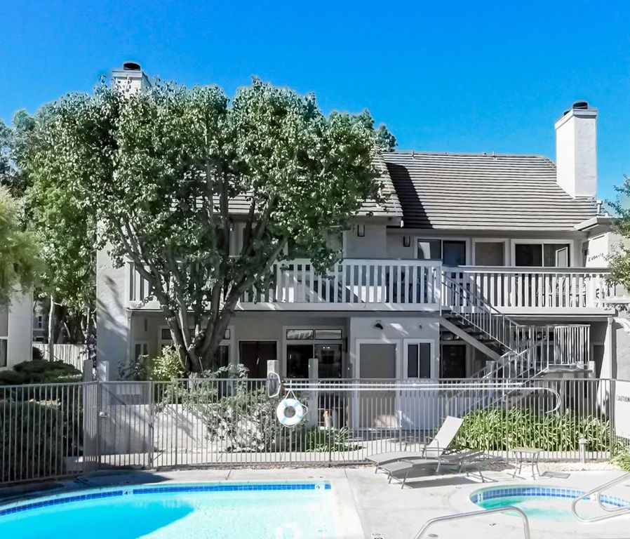 2968 Moorpark Avenue 17, San Jose, CA 95128