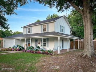 128 Reynolds Circle, Ocean Springs, MS 39564