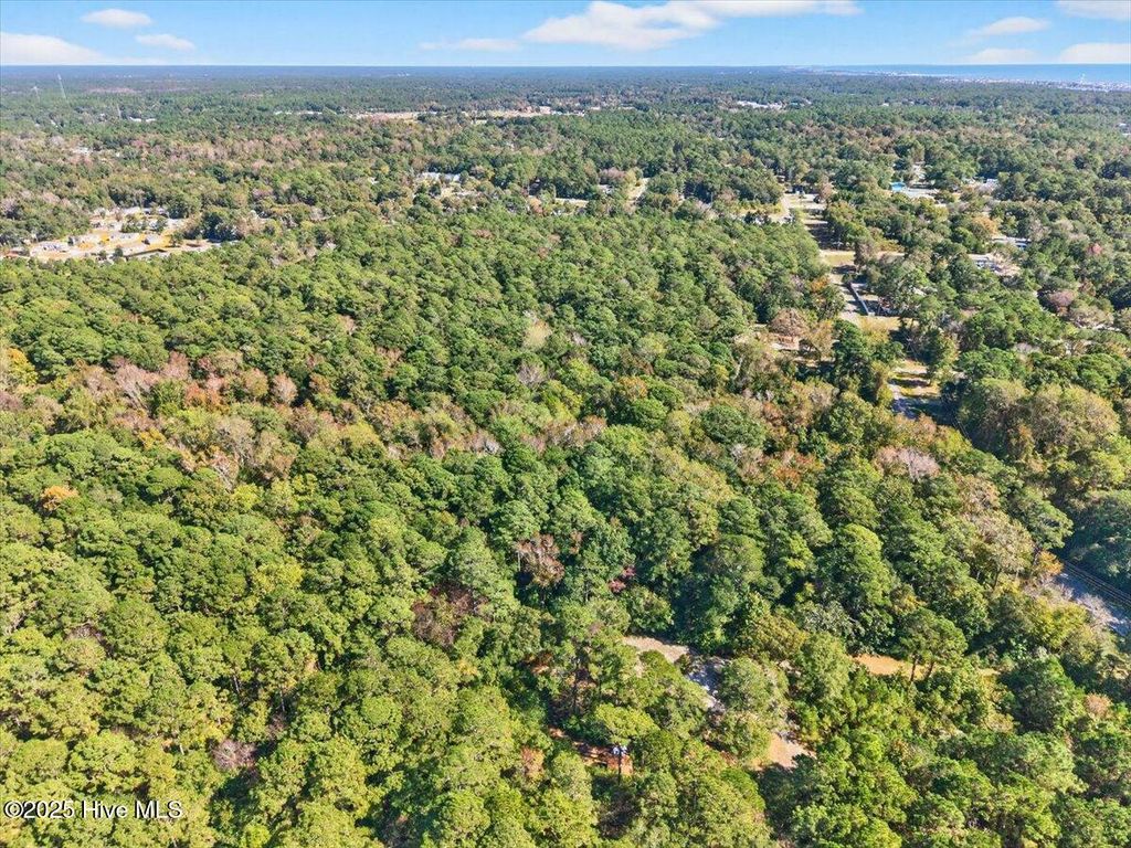 Image 12 of property listing at 2340 Boones Neck Road SW, Supply, NC 28462