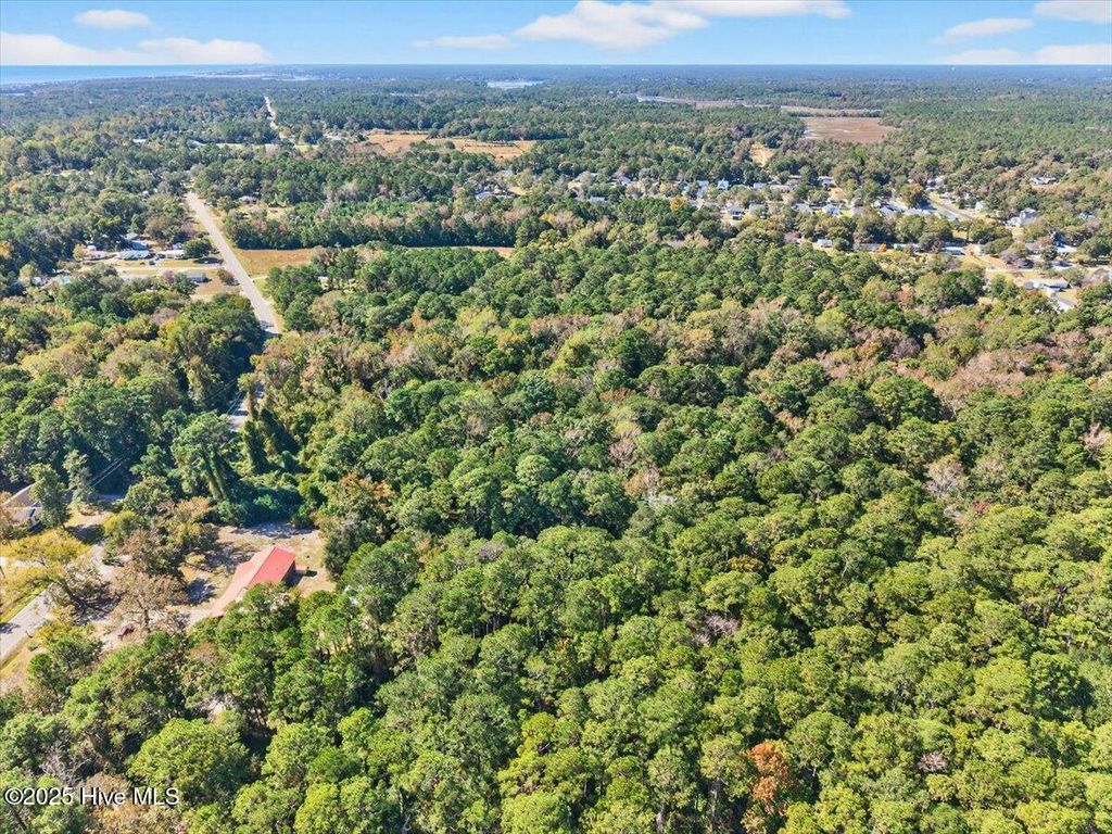 Image 18 of property listing at 2340 Boones Neck Road SW, Supply, NC 28462