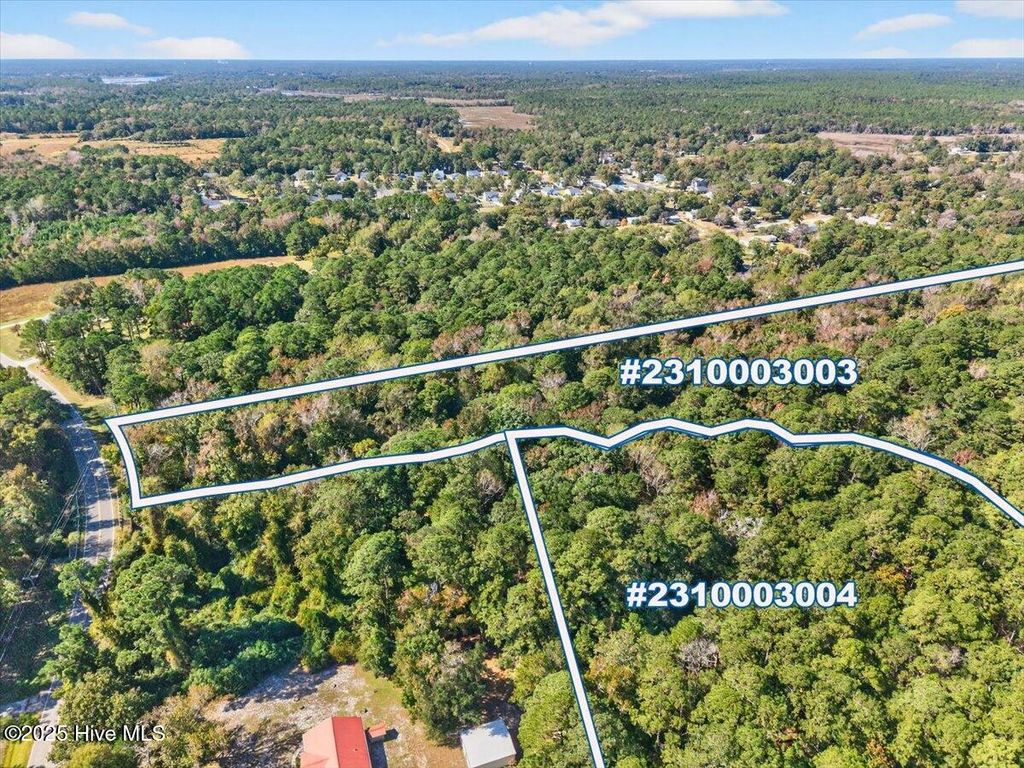 Image 19 of property listing at 2340 Boones Neck Road SW, Supply, NC 28462