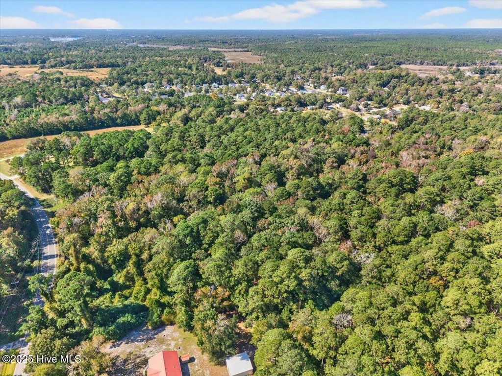 Image 20 of property listing at 2340 Boones Neck Road SW, Supply, NC 28462