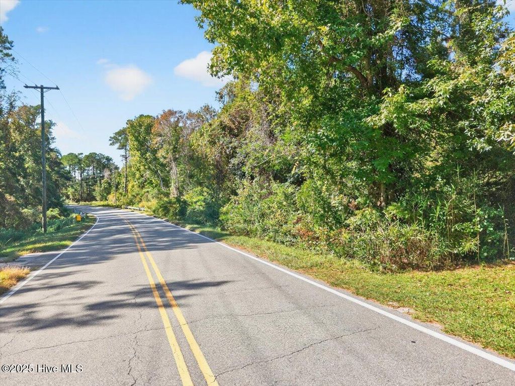 Image 22 of property listing at 2340 Boones Neck Road SW, Supply, NC 28462