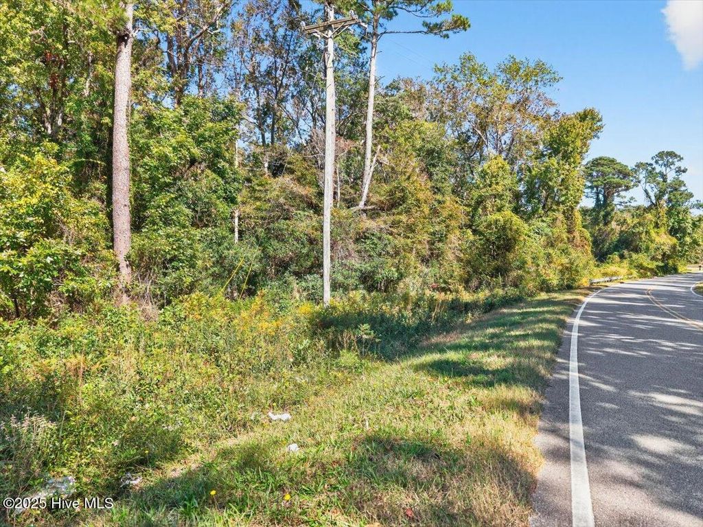 Image 26 of property listing at 2340 Boones Neck Road SW, Supply, NC 28462