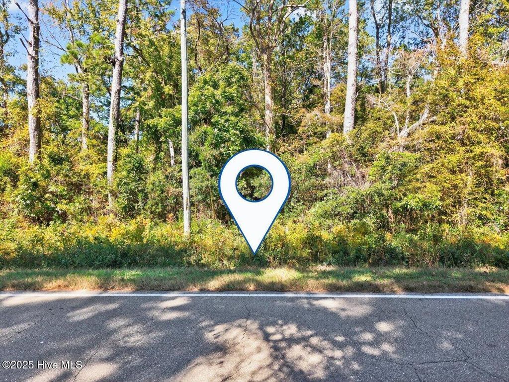 Image 3 of property listing at 2340 Boones Neck Road SW, Supply, NC 28462