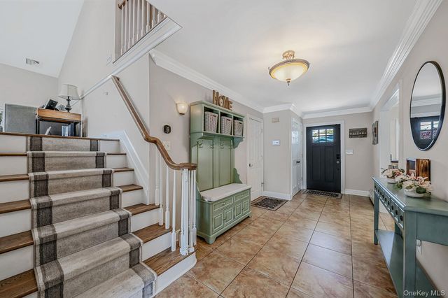 51 Skylark Road, Massapequa Park, NY 11762