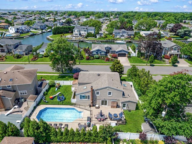 51 Skylark Road, Massapequa Park, NY 11762