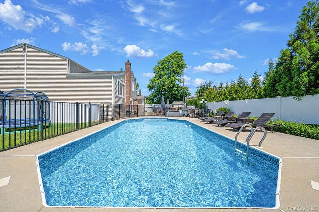 51 Skylark Road, Massapequa Park, NY 11762