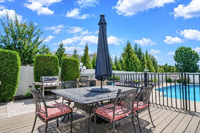 51 Skylark Road, Massapequa Park, NY 11762