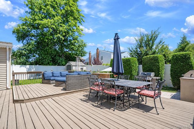 51 Skylark Road, Massapequa Park, NY 11762