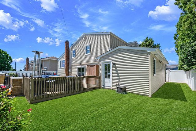 51 Skylark Road, Massapequa Park, NY 11762