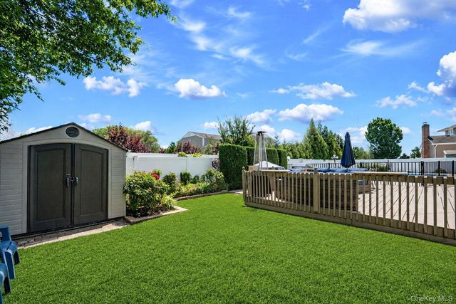 51 Skylark Road, Massapequa Park, NY 11762