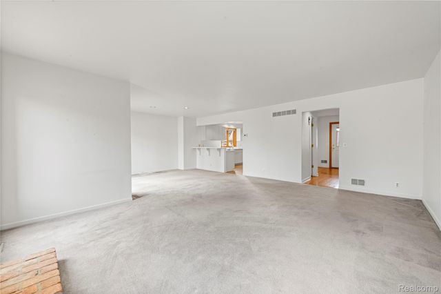 2635 Dorchester Road, Birmingham, MI 48009