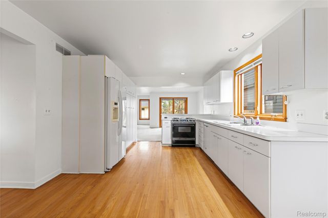 2635 Dorchester Road, Birmingham, MI 48009